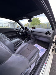 AUDI A1 S-line 1.6 TDI 105 Ch 2011