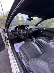 AUDI A1 S-line 1.6 TDI 105 Ch 2011