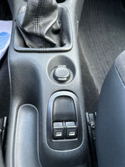 Peugeot 206 + 1.4 HDI 70 / 1 ERE MAIN