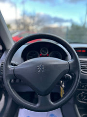 Peugeot 206 + 1.4 HDI 70 / 1 ERE MAIN